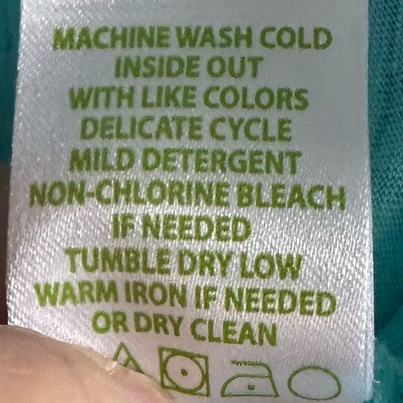 Lilly Pulitzer Callahan Shorts | Henley Tank - Picture 5 of 11